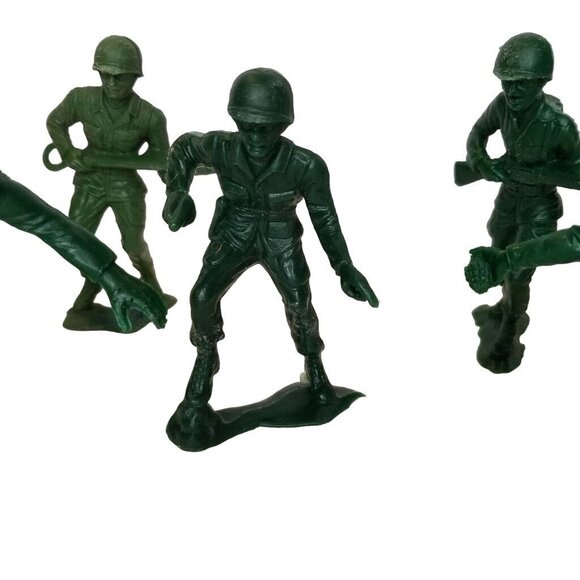 1964 Louis Marx Toy Green Army Soldiers Large 5"-6" with Guns Lot Of 6 - Picture 7 of 10